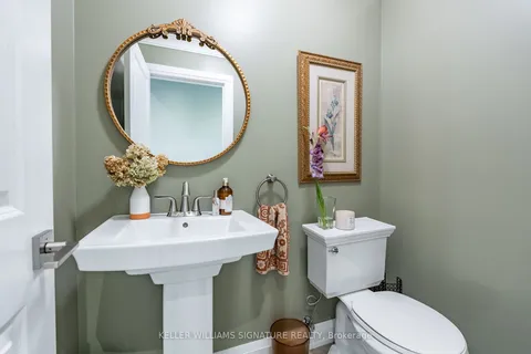 81 Glancaster Rd, Hamilton, ON L9G 3K9