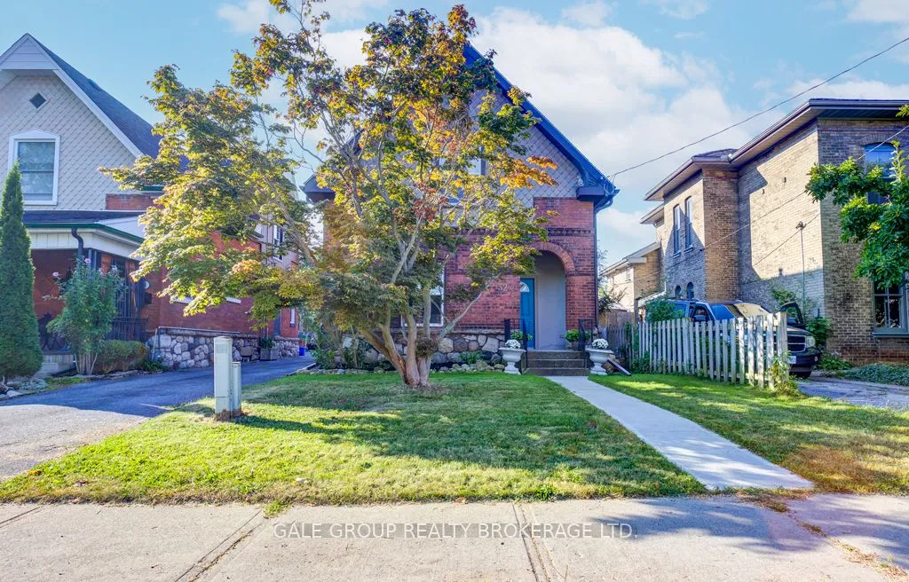 32 Park Ave, Brantford, ON N3S 5H3
