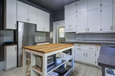 32 Park Ave, Brantford, ON N3S 5H3