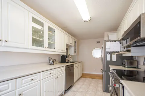 29 Grosvenor Dr, Belleville, ON K8P 5K3