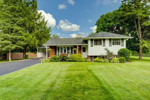 1242 Sheffield Rd, Hamilton, ON L0R 1Z0