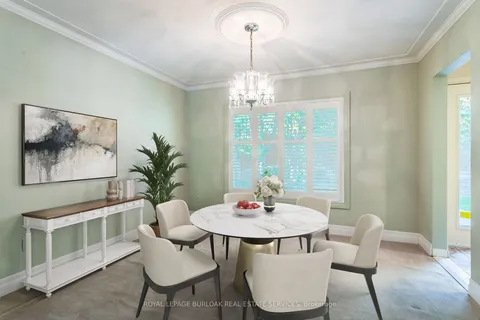 38 Robinhood Dr, Hamilton, ON L9H 4G1