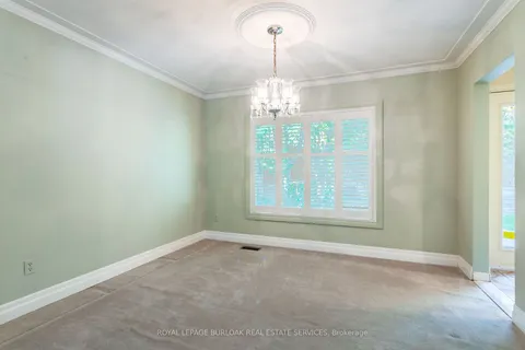 38 Robinhood Dr, Hamilton, ON L9H 4G1