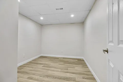 80 Ardsley Rd, London, ON N6G 3W4