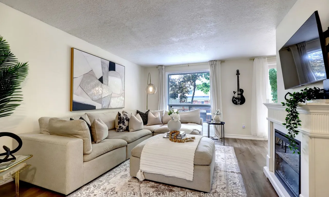 187 Ironstone Dr, Cambridge, ON N1P 1A8