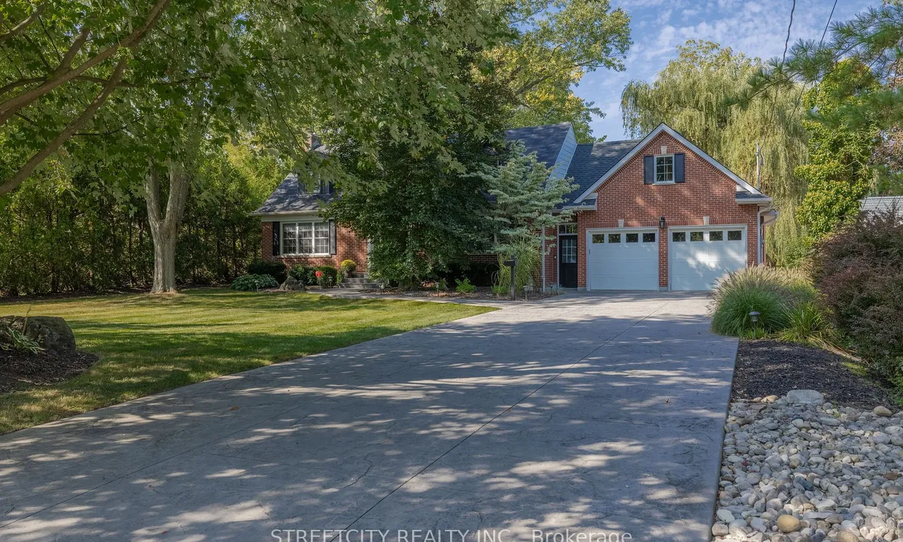 547 Upper Queen St, London, ON N6C 3T8