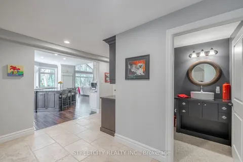 547 Upper Queen St, London, ON N6C 3T8