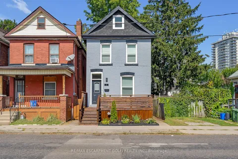 47 Burlington St, Hamilton, ON L8L 4G3