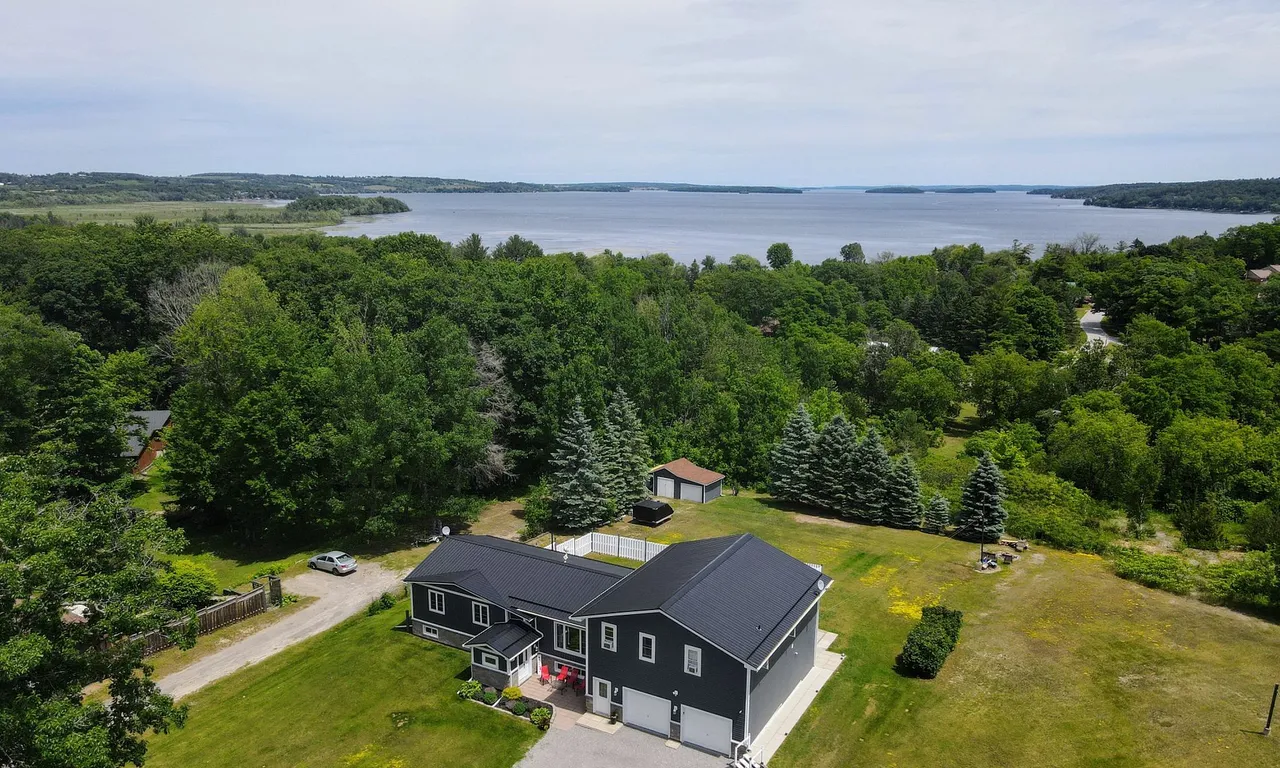 5137 Boundary Rd, Hamilton Township, ON K0L 1E0