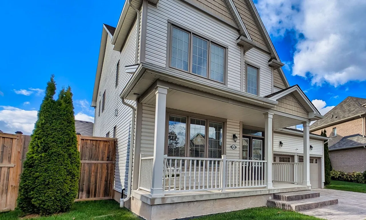 8404 Sumac Crt, Niagara Falls, ON L2H 2Y6