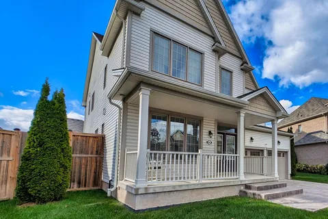 8404 Sumac Crt, Niagara Falls, ON L2H 2Y6