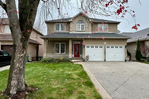 72 Sidney Cres, Hamilton, ON L8J 3Z1