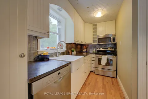 1164 Brantford, North Dumfries, ON N1R 5S6