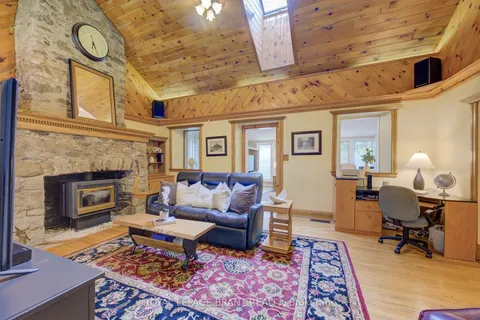 1164 Brantford, North Dumfries, ON N1R 5S6