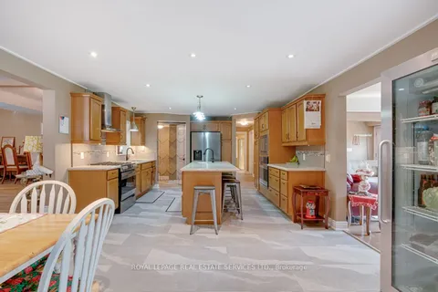 6949 Thorold Stone Rd, Niagara Falls, ON L2J 1B5