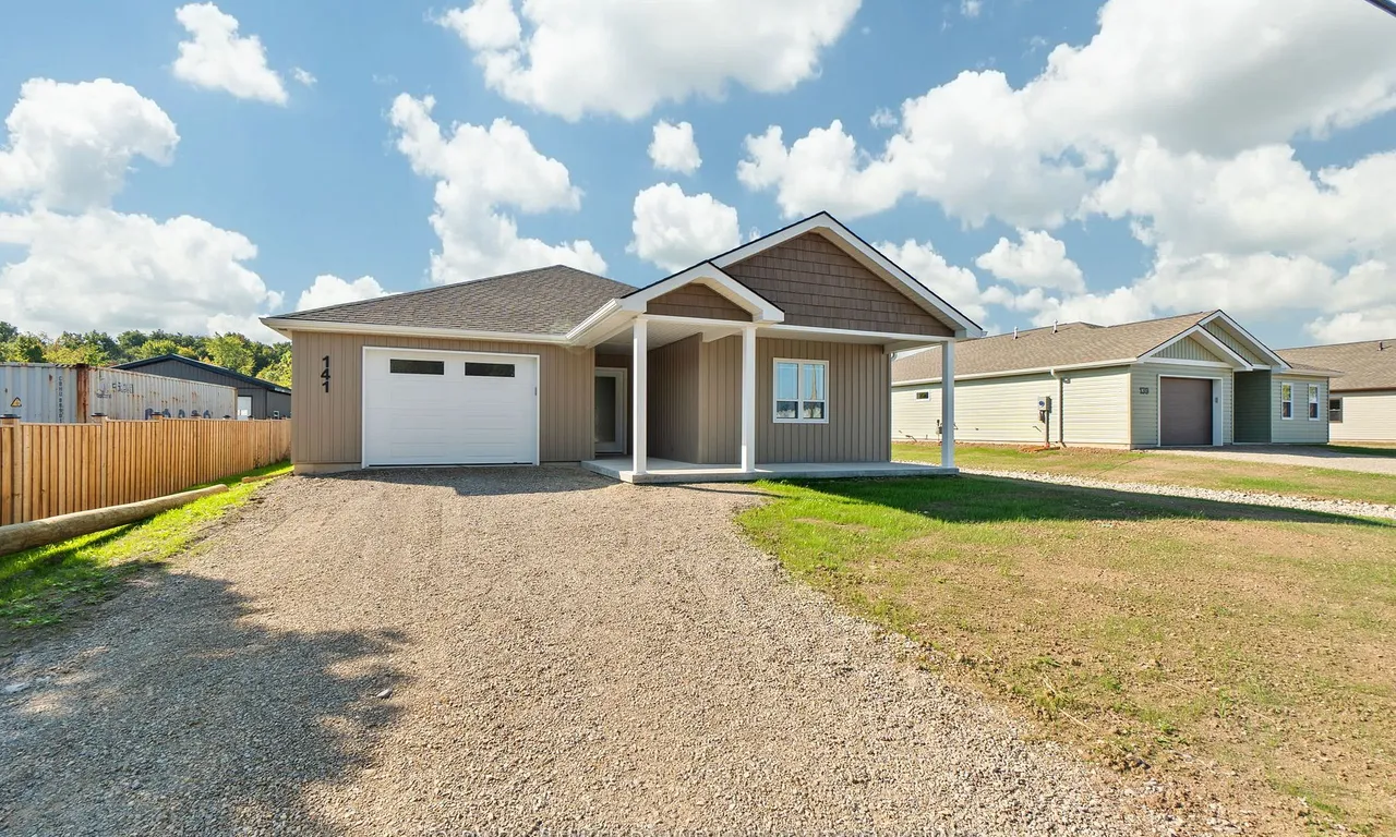 141 Victoria Ave, South Huron, ON N0M 1M0