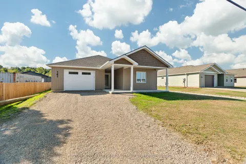 141 Victoria Ave, South Huron, ON N0M 1M0