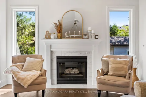 40 Merritt Rd, Pelham, ON L0S 1E4