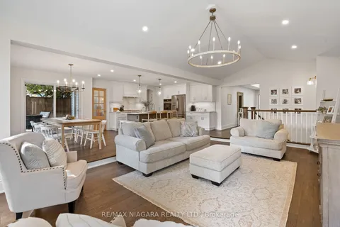 40 Merritt Rd, Pelham, ON L0S 1E4