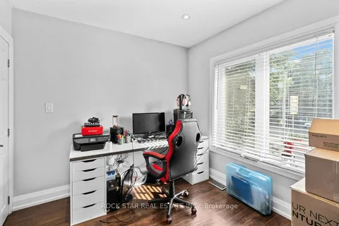 801 Main St, Hamilton, ON L8M 1L5