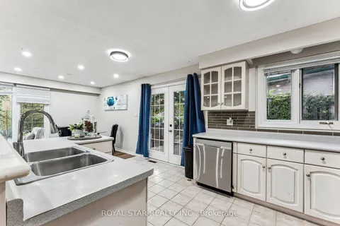 34 Devere Dr, Guelph, ON N1G 2S9