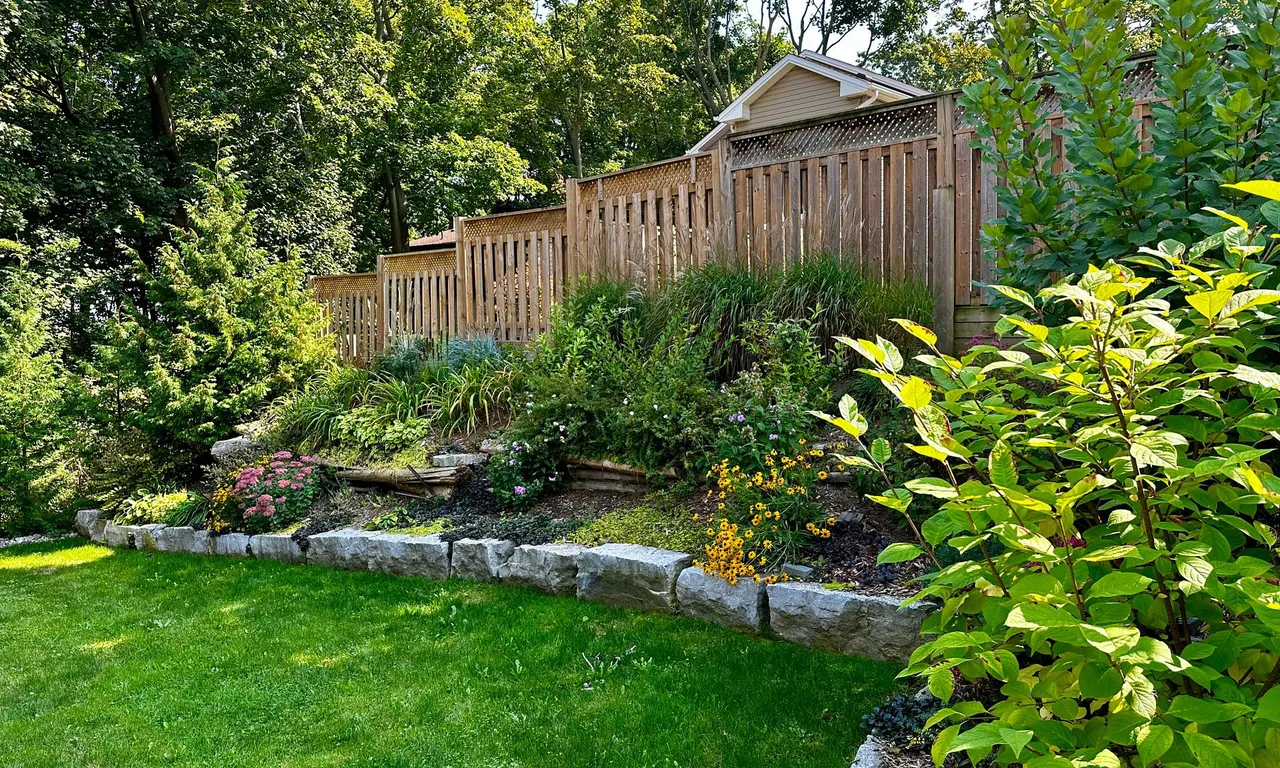 9 1/2 Little Hope St, Port Hope, ON L1A 3J5