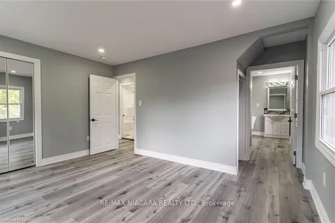 5197 Second Ave, Niagara Falls, ON L2E 4J8