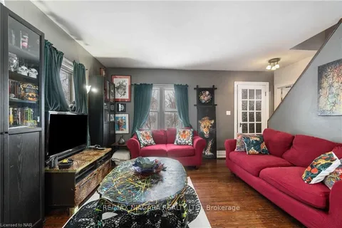 48 Myrtle Ave, Welland, ON L3B 2B1