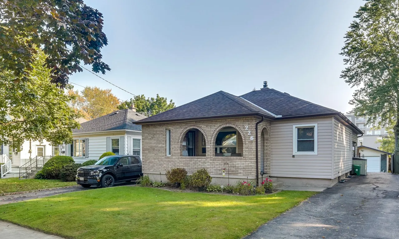 226 Oakland Ave, London, ON N5W 4J3