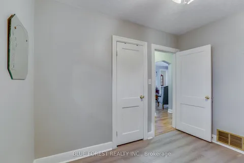 226 Oakland Ave, London, ON N5W 4J3