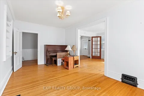 378 King St, Cobourg, ON K9A 2N7