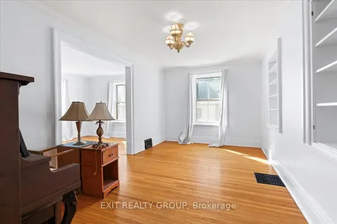 378 King St, Cobourg, ON K9A 2N7