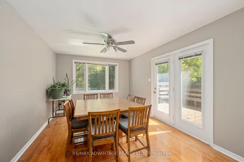 145 Bournemouth Dr, London, ON N5V 4T1