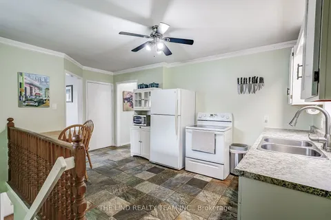 949 Raymond Rd, Muskoka Lakes, ON P0B 1M0