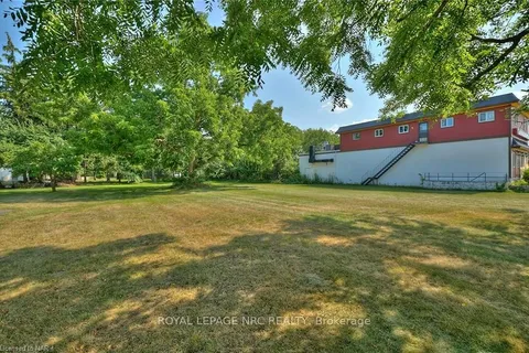 3758 Main Street, Niagara Falls, ON L2G 6B2