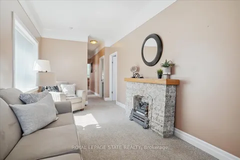 408 Cochrane Rd, Hamilton, ON L8K 3G9