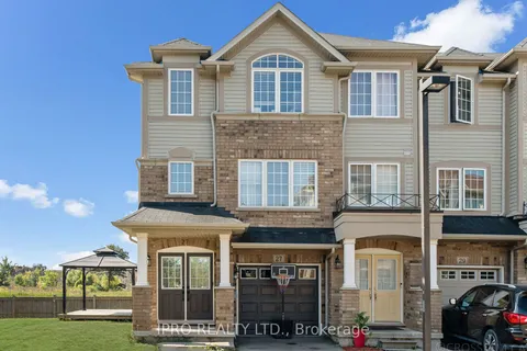27 Mayland Tr, Hamilton, ON L8J 0G4