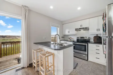 27 Mayland Tr, Hamilton, ON L8J 0G4