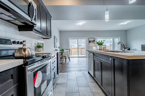 7209 Parsa St, Niagara Falls, ON L2H 3T1