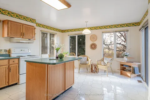 963 Auden Park Dr, Kingston, ON K7M 7T6