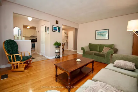 62 Rhonda Rd, Guelph, ON N1H 6H2