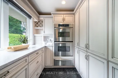 919 Valleyview Dr, Peterborough, ON K9J 6R2