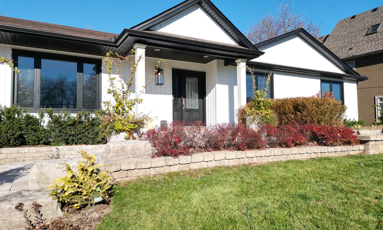 106 Overdale Ave, Hamilton, ON L9H 7G3