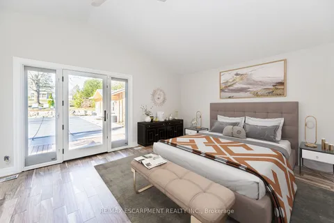 106 Overdale Ave, Hamilton, ON L9H 7G3