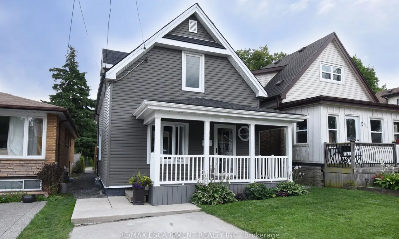 207 East 24th St, Hamilton, ON L8V 2Y5