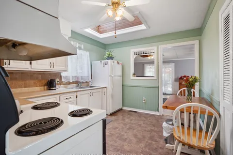 1304 Spears Rd, Fort Erie, ON L2A 4N3