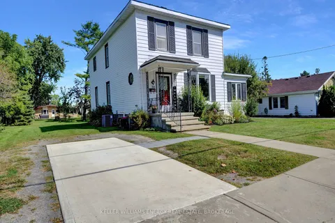 50 Centre St, Prince Edward County, ON K0K 2T0