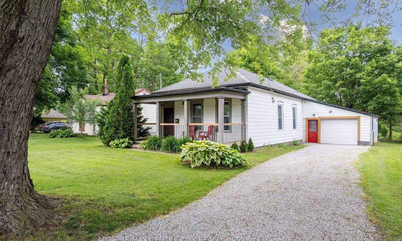 227 Adelaide St, Strathroy-Caradoc, ON N7G 2V7