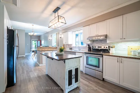 227 Adelaide St, Strathroy-Caradoc, ON N7G 2V7