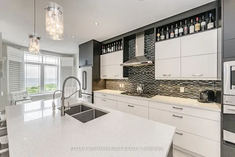 1083 Beach Blvd, Hamilton, ON L8H 6Z9
